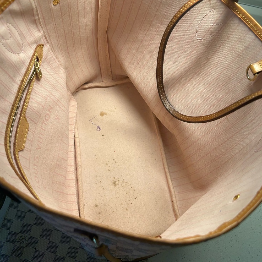 Authentic Louis Vuitton neverfull mm and wristlet - Picture 6 of 14